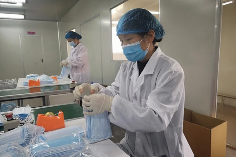 慶元首條一拖二全自動口罩生產(chǎn)線投入試生產(chǎn)